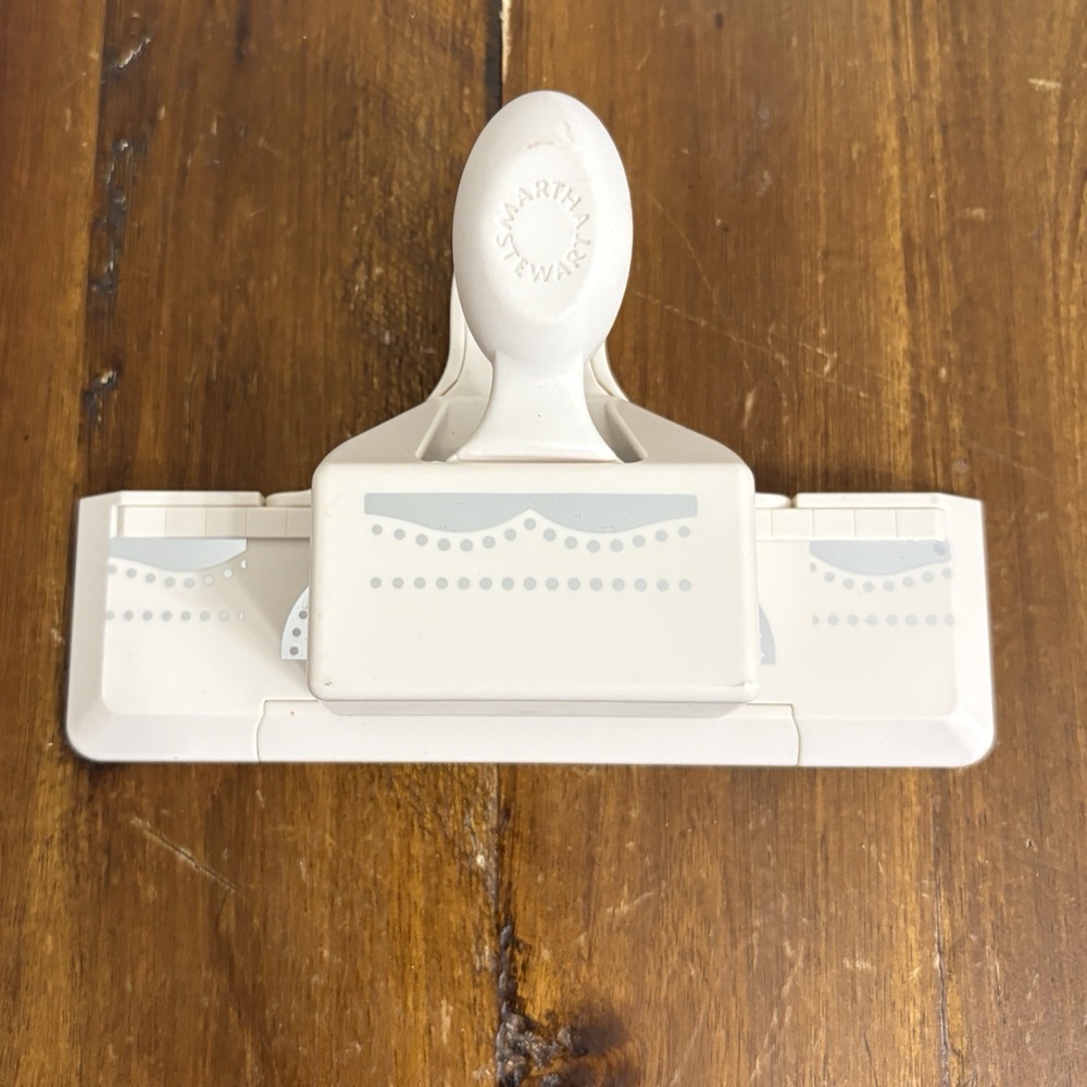 Martha Stewart Border Paper Punch Lace Scallop Edge Scrapbooking Tool Art Cards